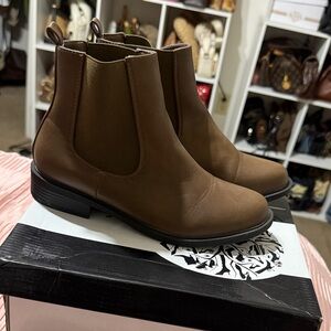 Brown Chelsea Boots